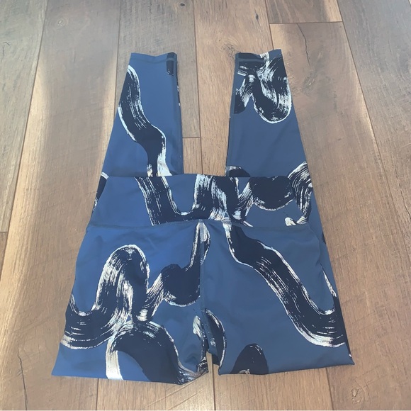 Sweaty Betty Goddess 7/8 Leggings Size Medium Navy Blue Silver Metallic NWT - Picture 5 of 5